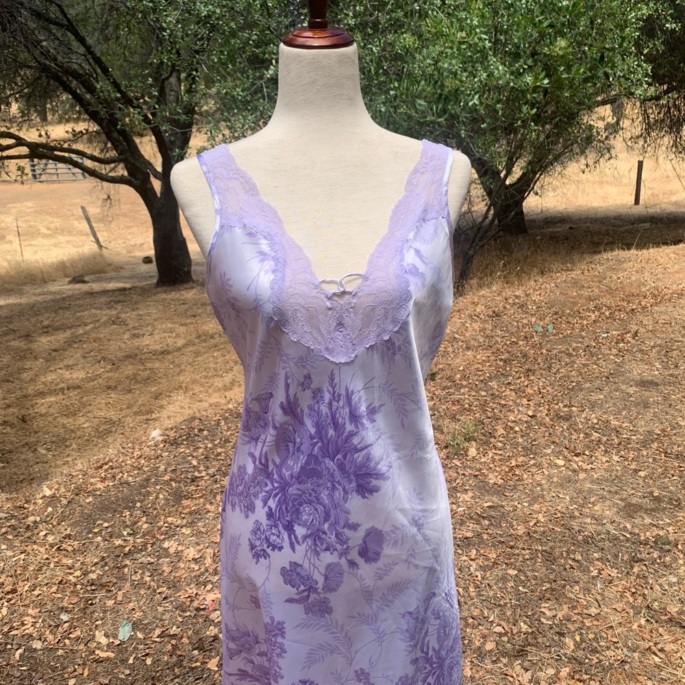 VINTAGE Nightgown